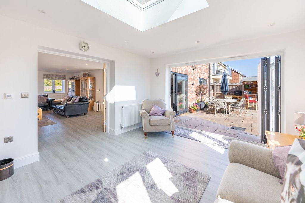 Property photo 1 of 58