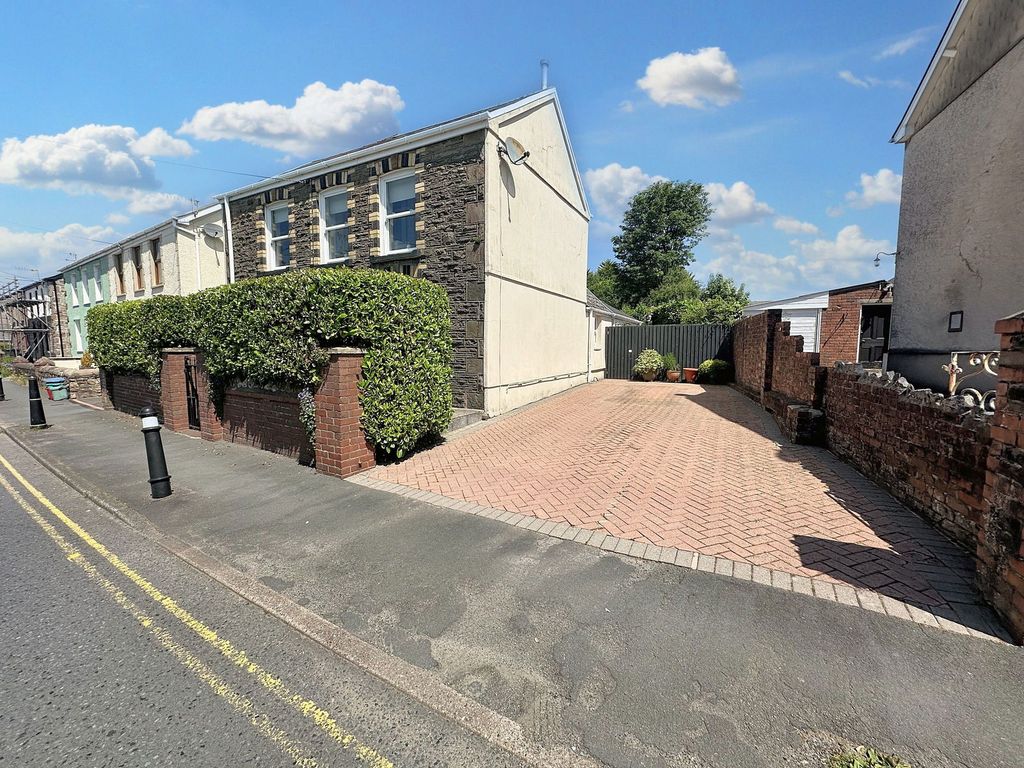 Property photo 3 of 57
