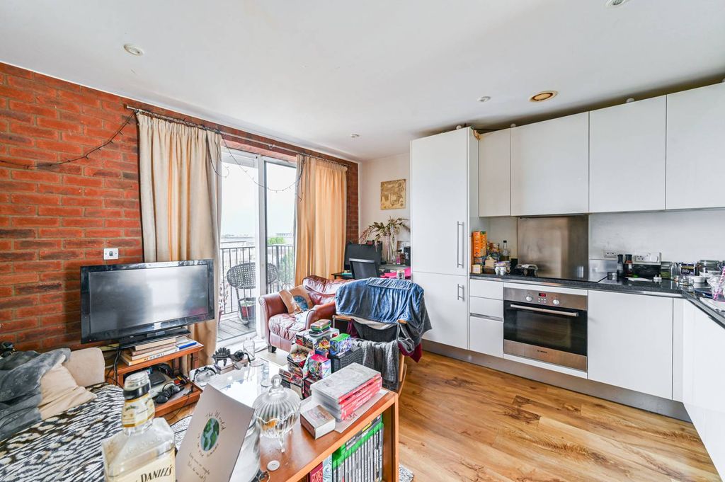 Property photo 1 of 7