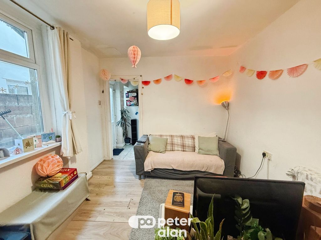 Property photo 2 of 9 Front