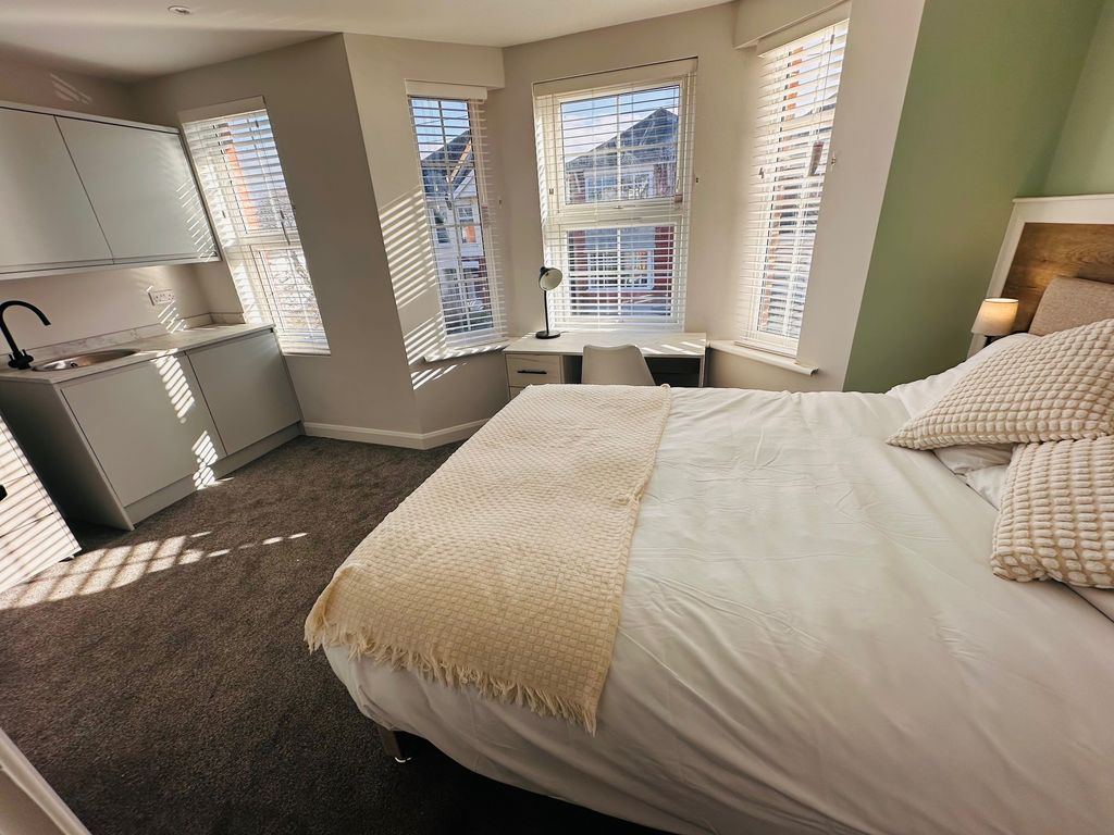 Property photo 3 of 18 Image