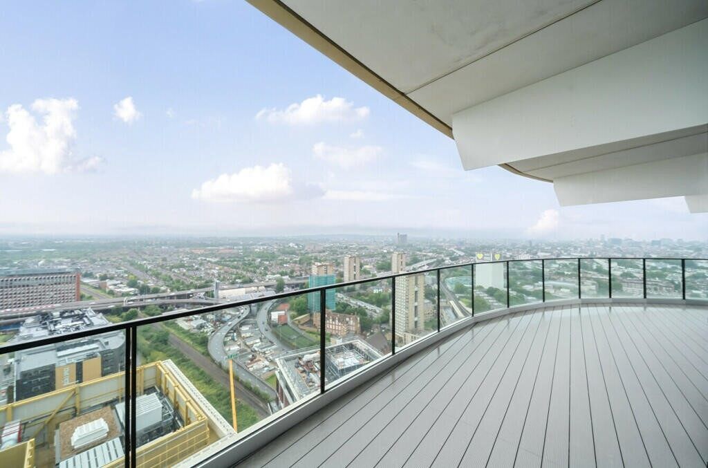 Property photo 1 of 34 Cassini Tower