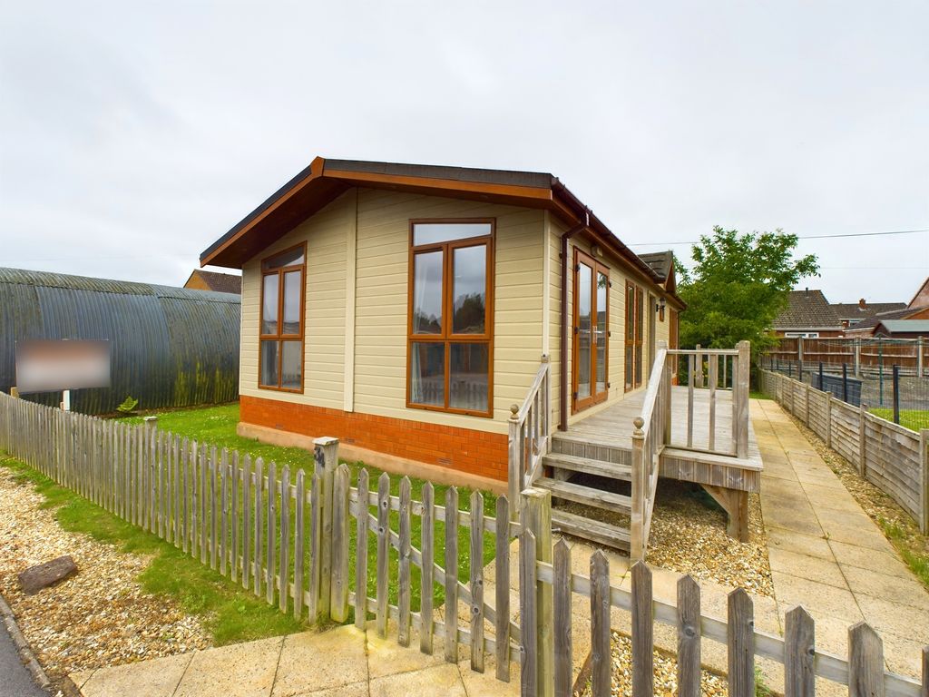 Property photo 1 of 18 Front