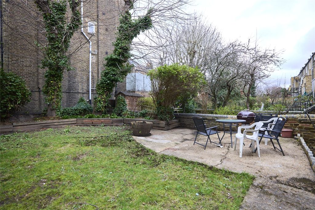Property photo 3 of 11 Picture No. 13