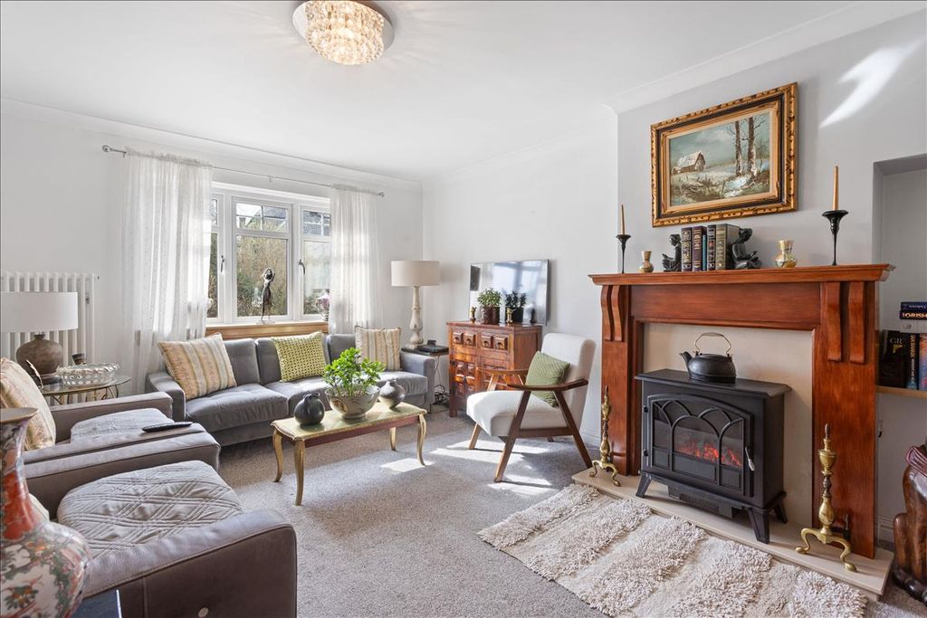 Property photo 2 of 31