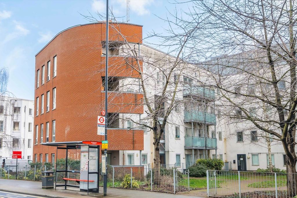 Property photo 1 of 6