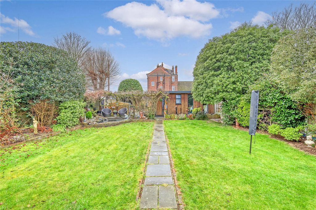 Property photo 2 of 24 Picture No. 28