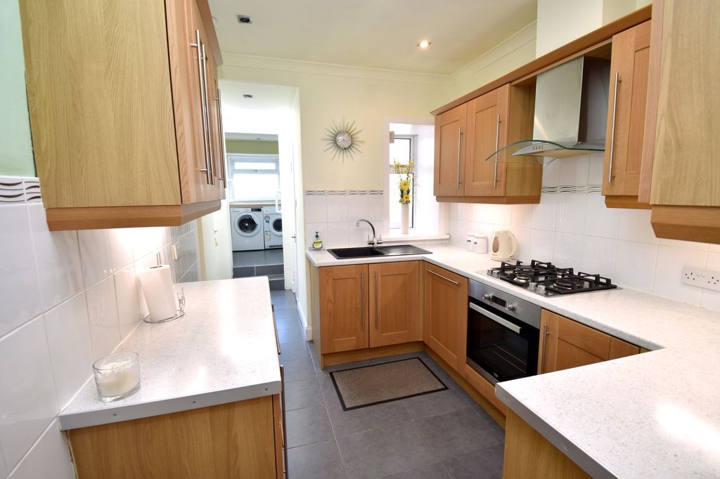 Property photo 3 of 28