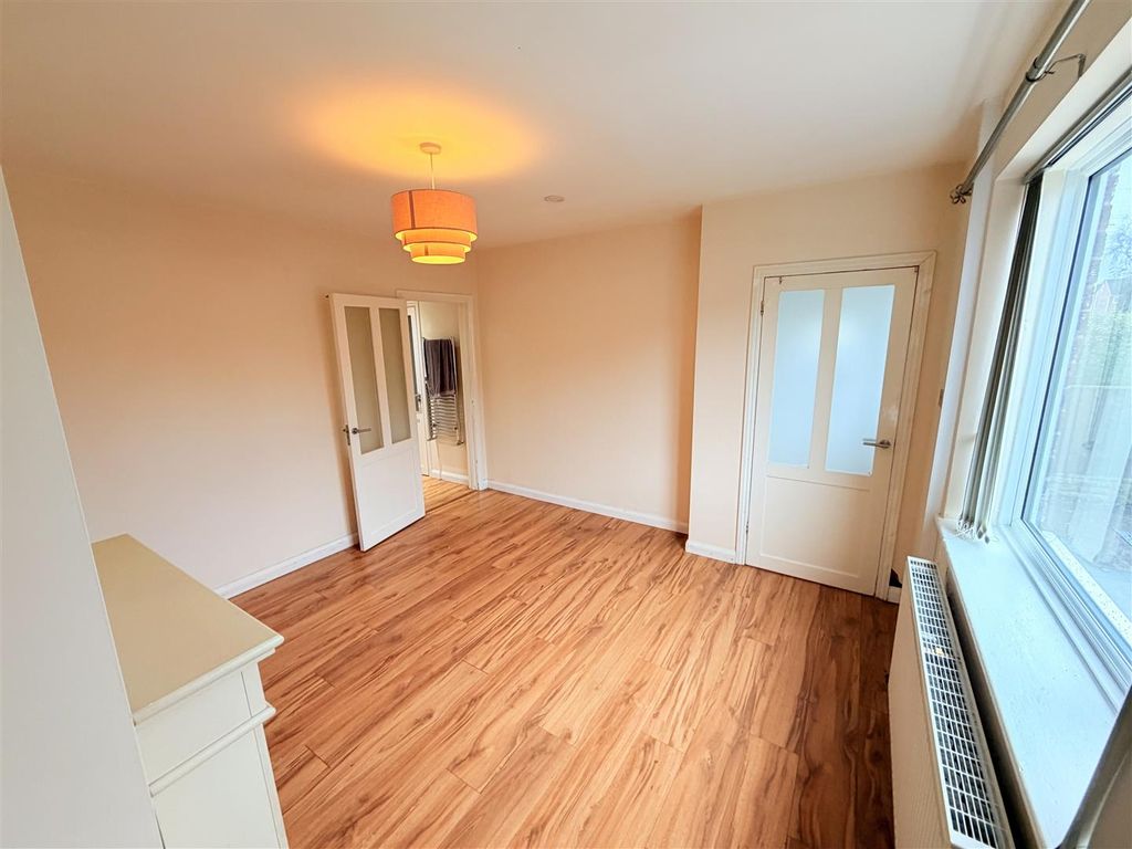 Property photo 3 of 12 Tempimageuje2Gr.Jpg