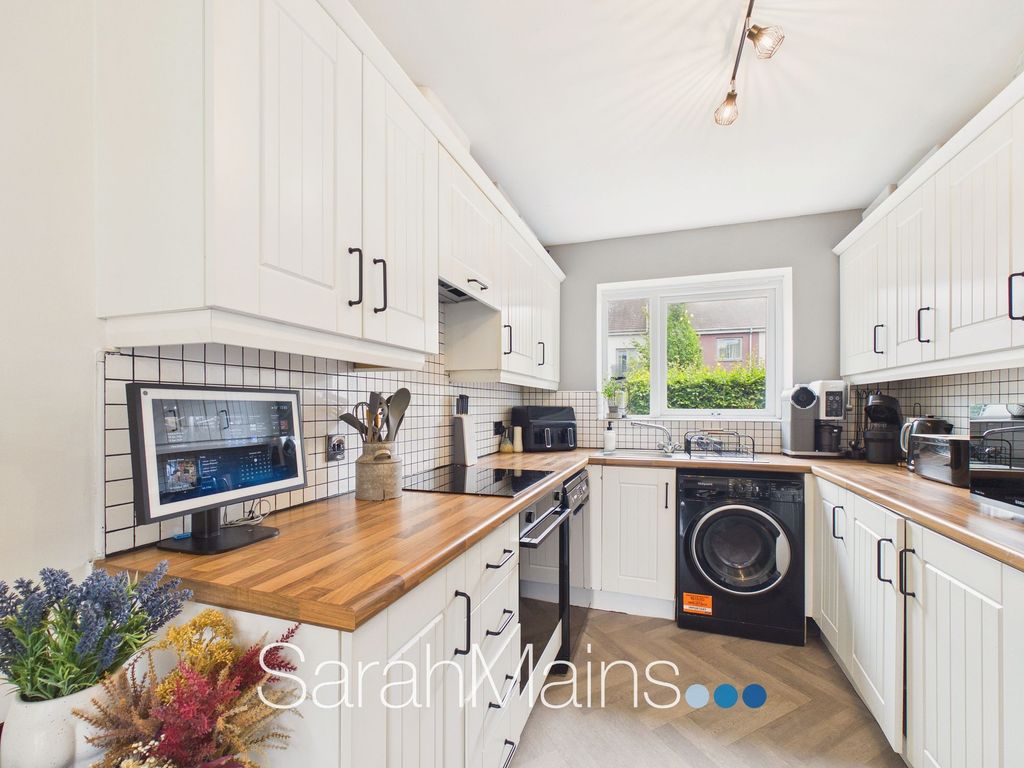 Property photo 3 of 13 Kitchen