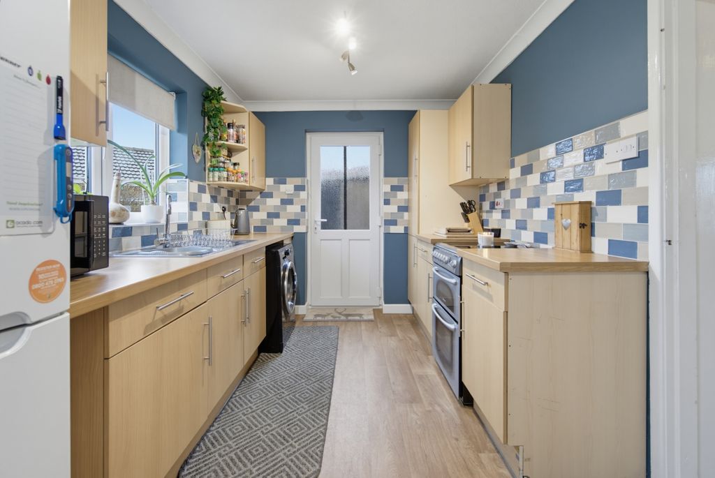 Property photo 3 of 20 Kitchen