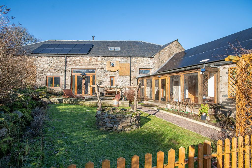 Property photo 2 of 27