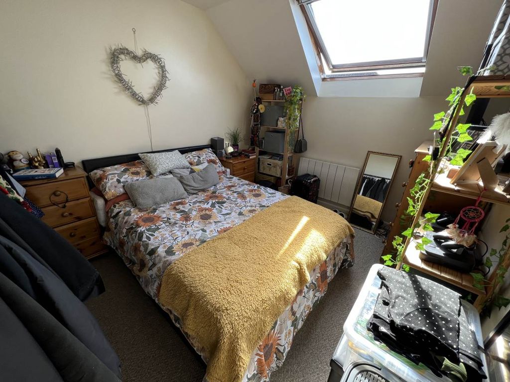 Property photo 3 of 13 Bedroom