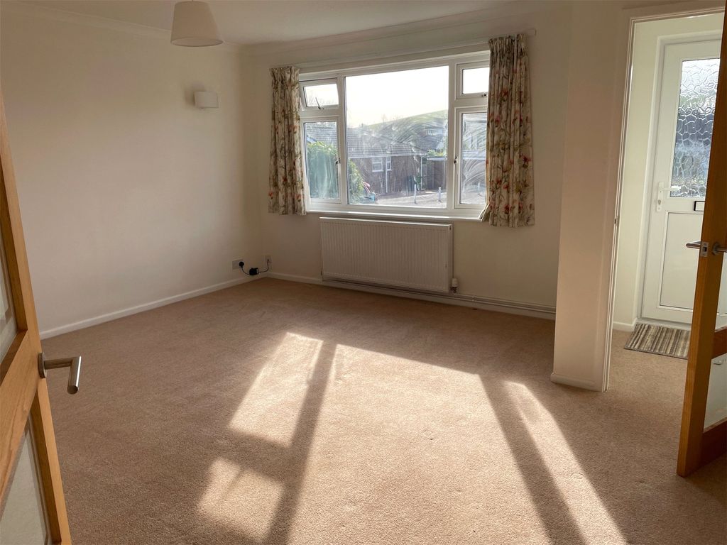 Property photo 2 of 12 Sitting Room