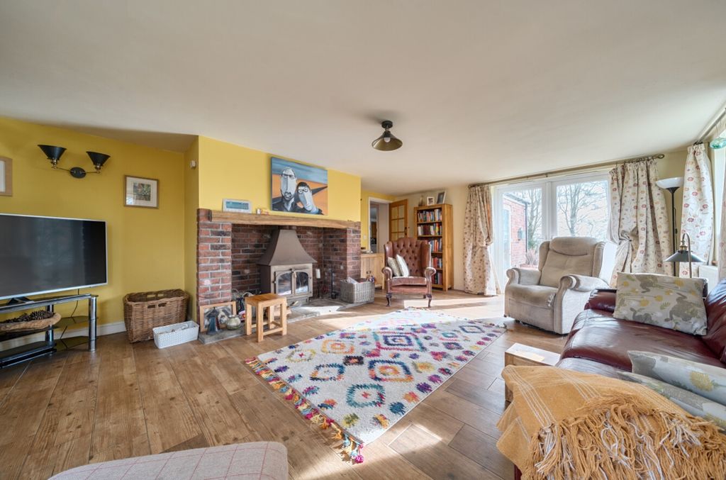 Property photo 2 of 29 1417392-17-6995Badfa278E