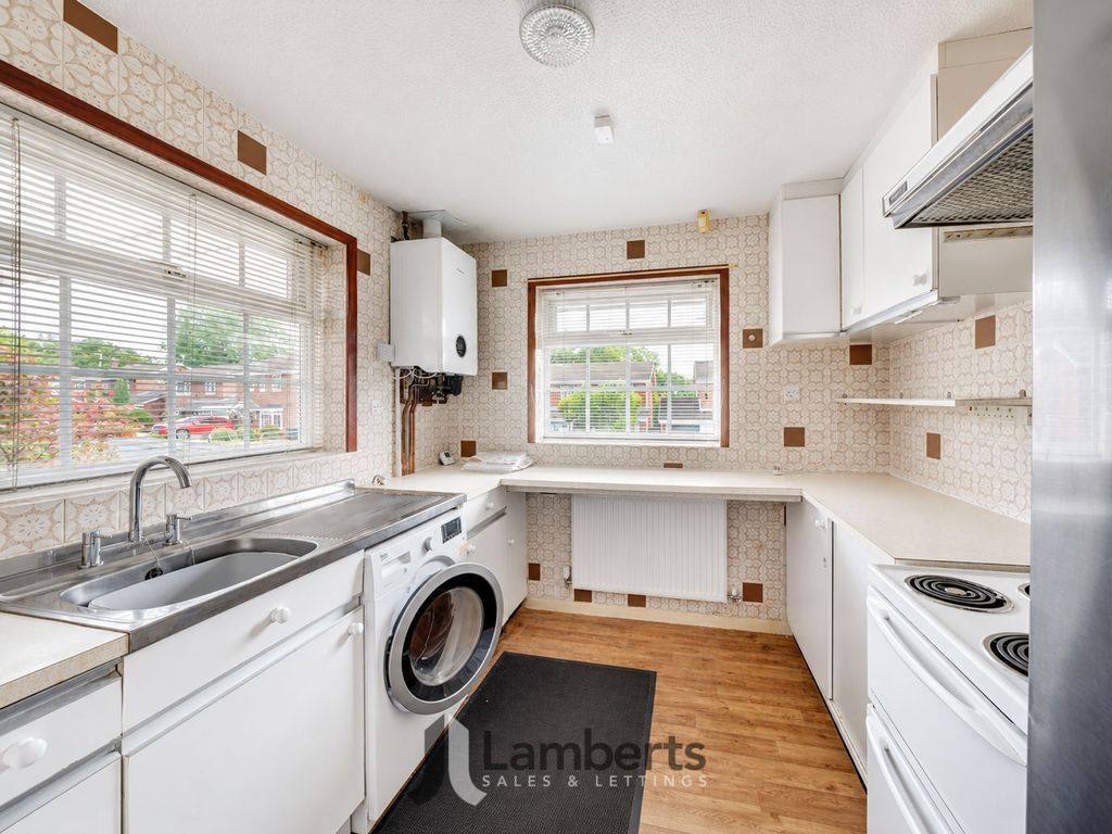 Property photo 3 of 16 Kitchen