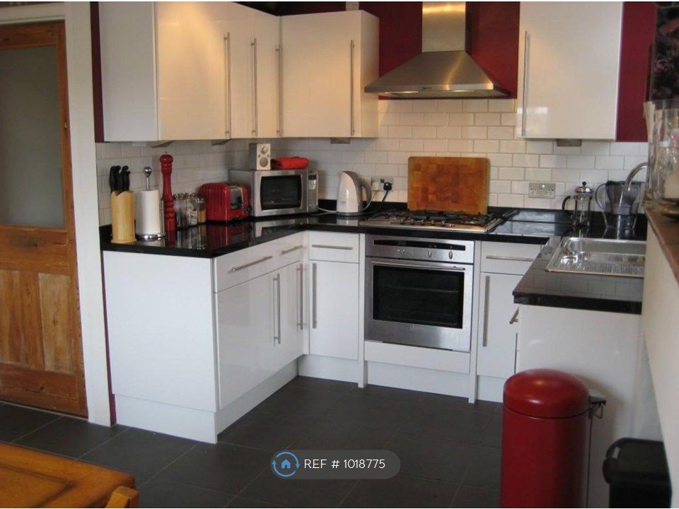 Property photo 3 of 11 Kitchen / Diner