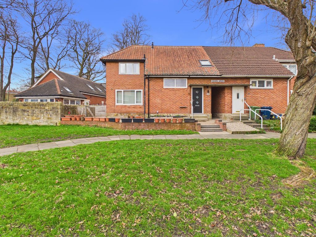 Property photo 1 of 10 External