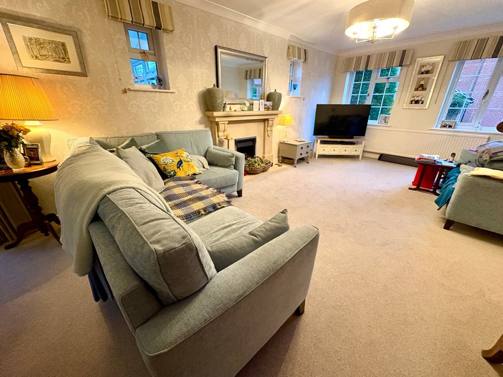 Property photo 2 of 20