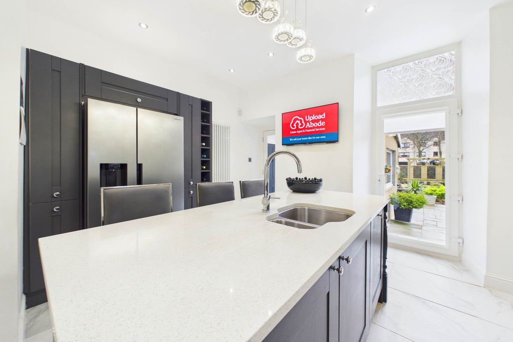 Property photo 1 of 30