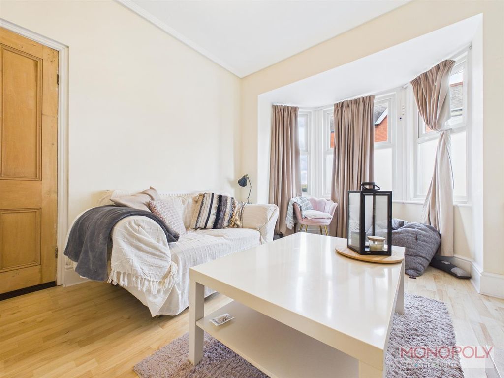 Property photo 3 of 18 Cam04439G0-Pr0265-Still003.Jpg