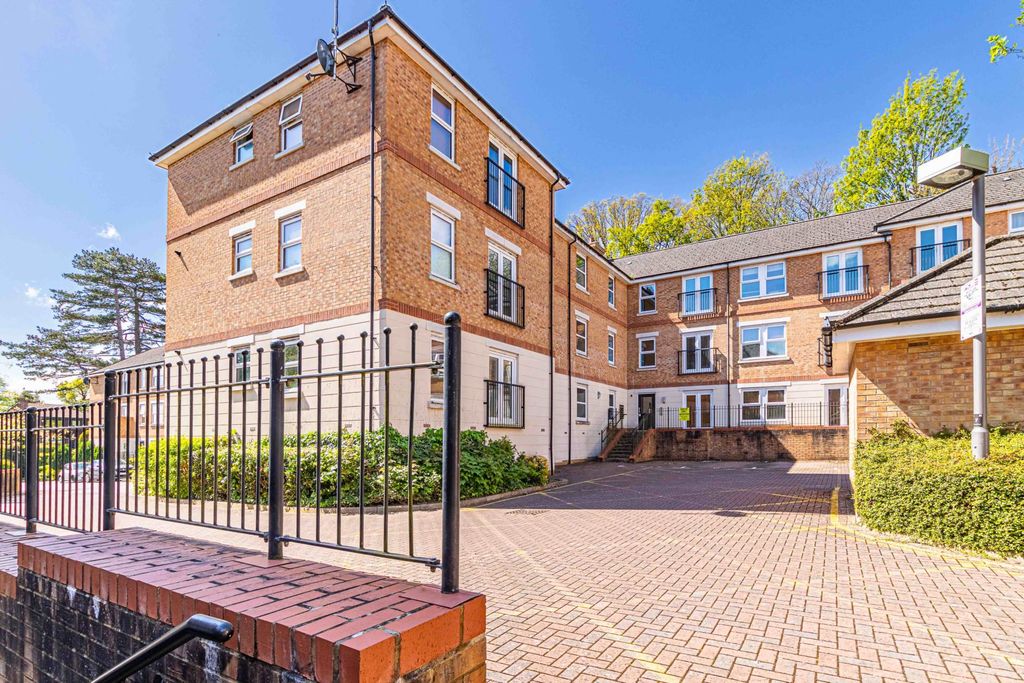 Property photo 2 of 19 Photo