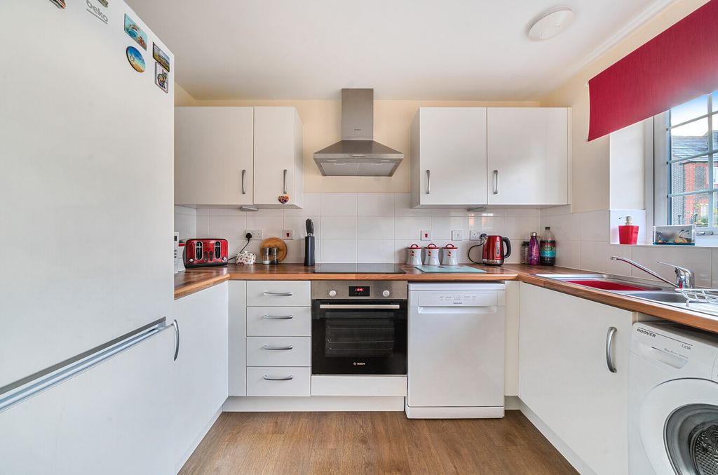 Property photo 2 of 9