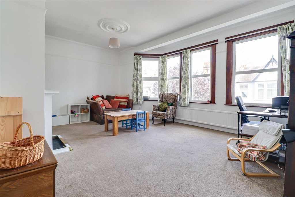 Property photo 3 of 19