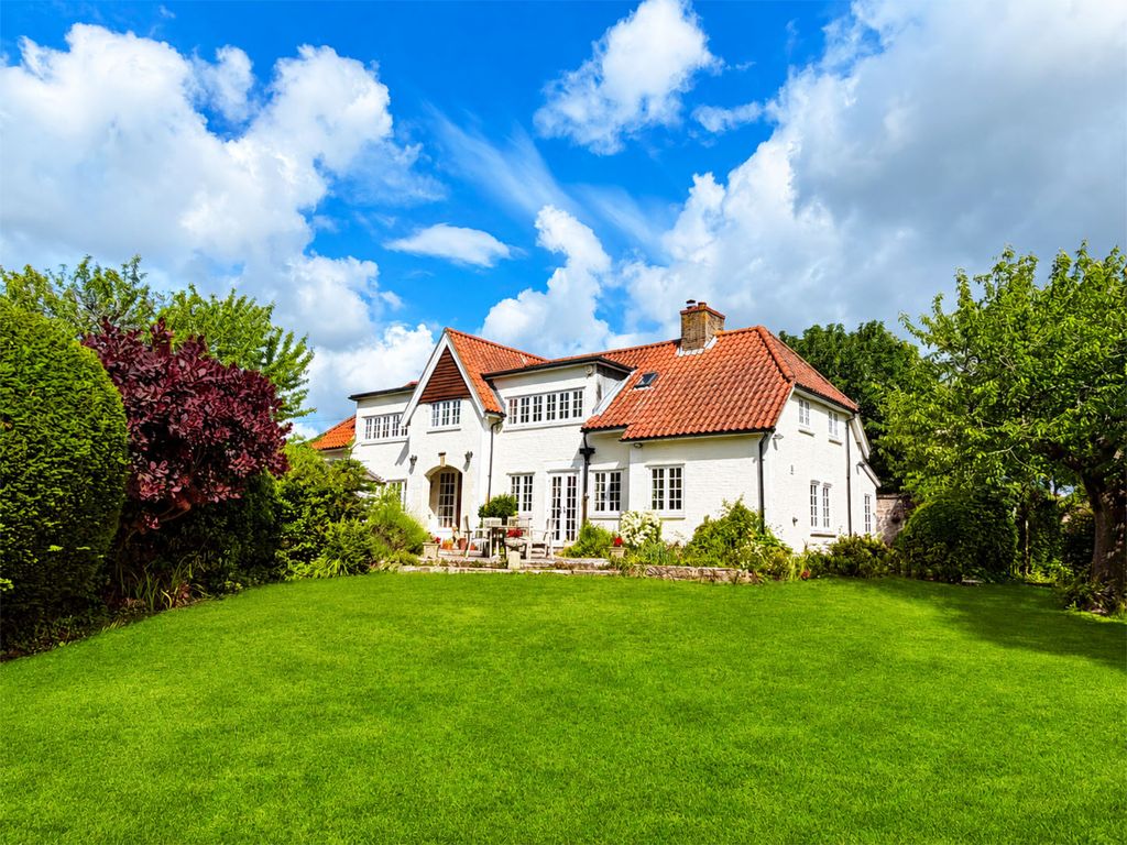 Property photo 1 of 19 Front