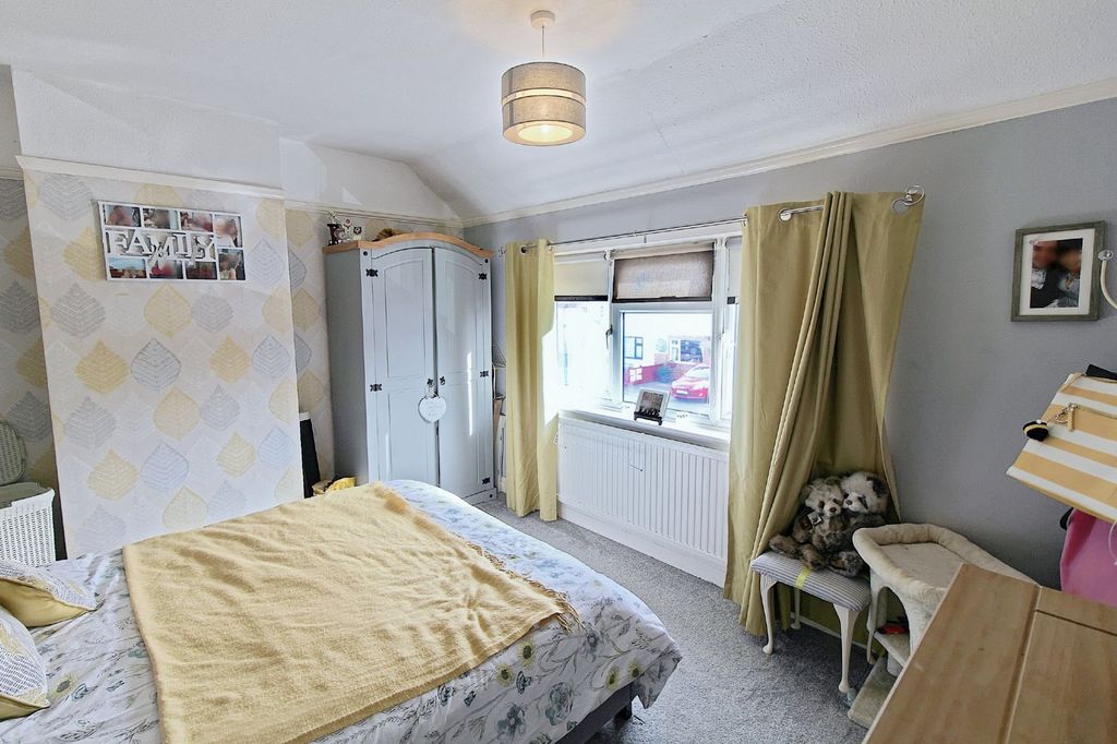 Property photo 3 of 12