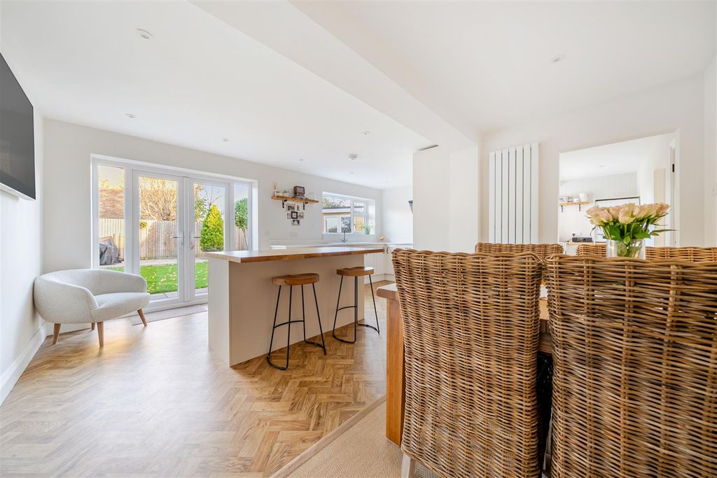 Property photo 3 of 22 Kitchen