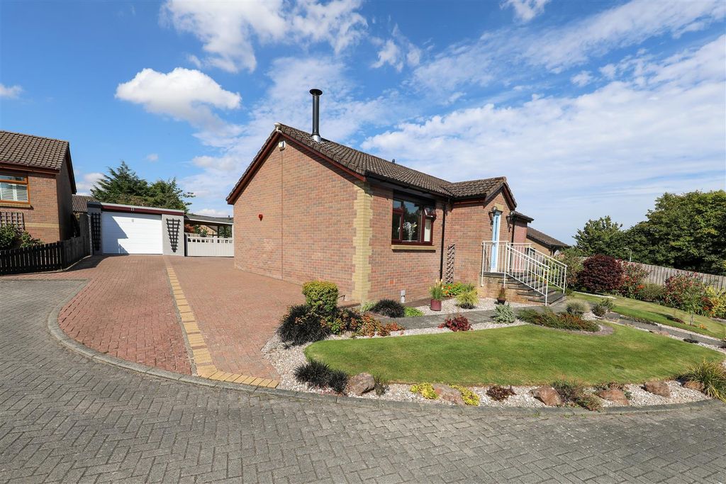 Property photo 2 of 31 B