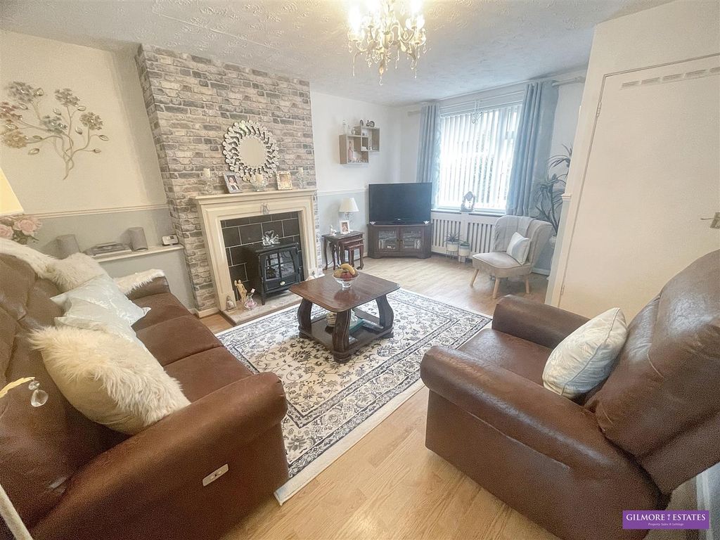 Property photo 2 of 12 Lounge