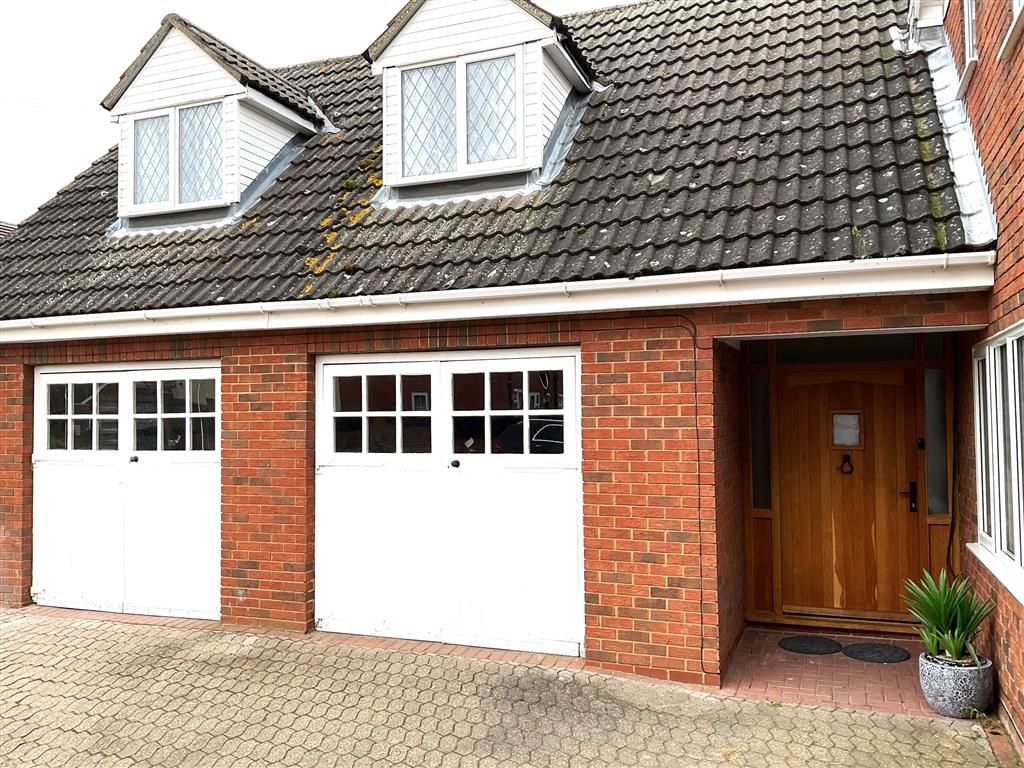 Property photo 1 of 6 Front