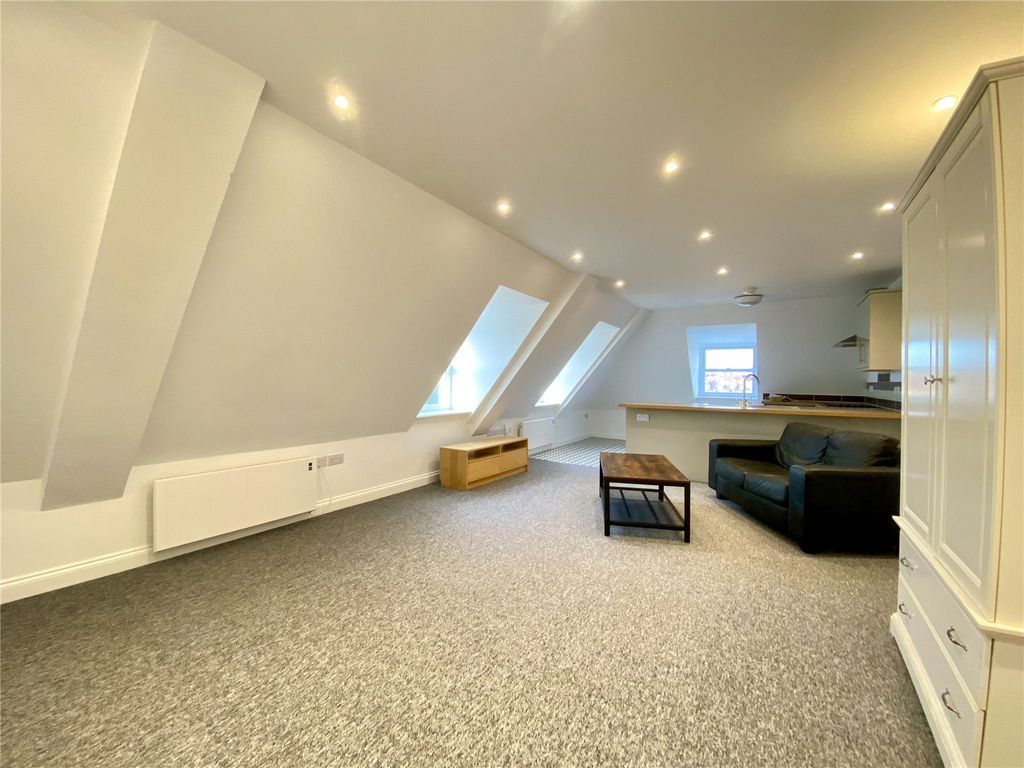 Property photo 2 of 10 Picture No. 04