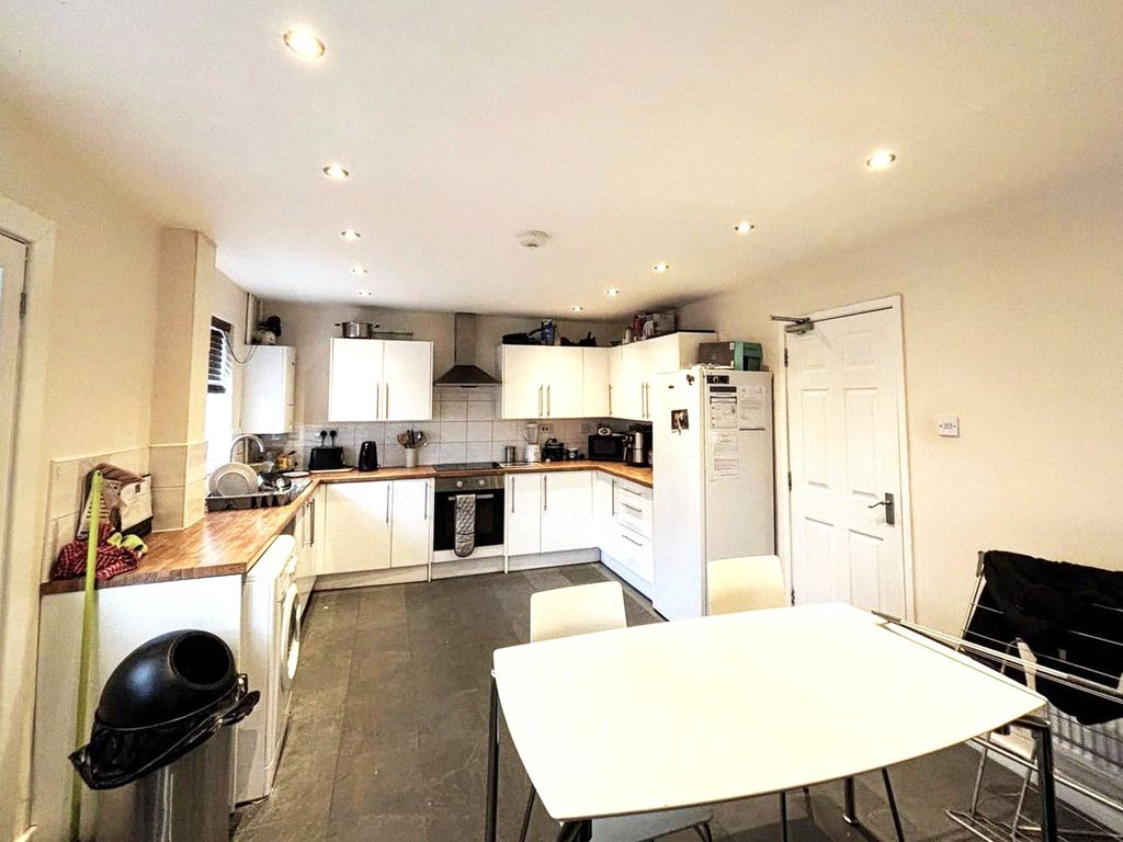 Property photo 3 of 5 Picture No. 09