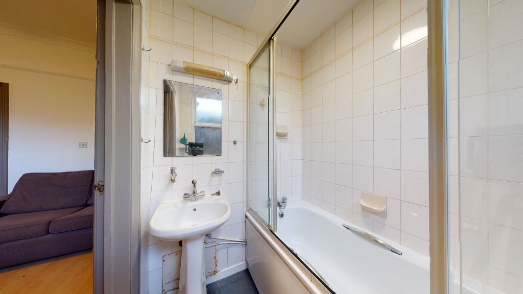 Property photo 3 of 8 Bathroom