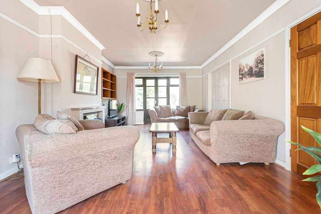 Property photo 3 of 27 1061282