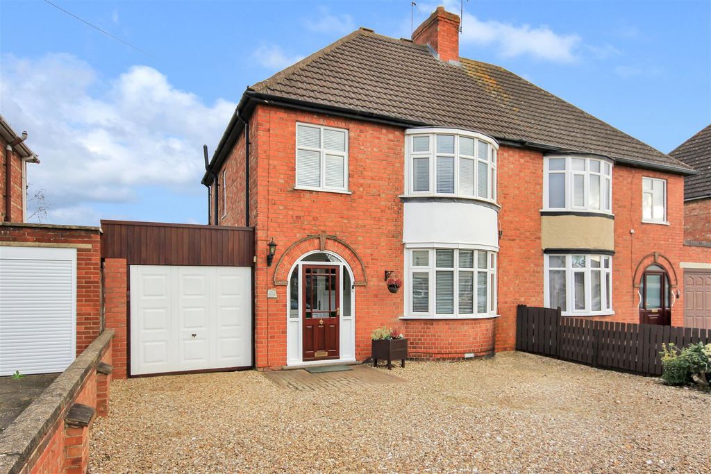 Property photo 1 of 17 Frotn 1.Jpg