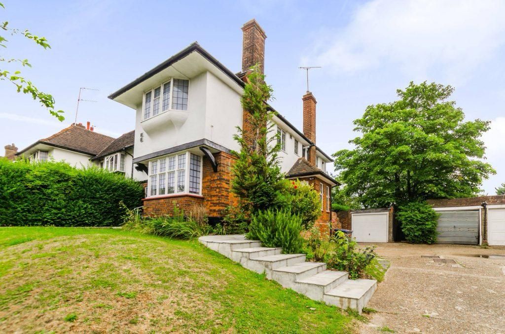 Property photo 1 of 5