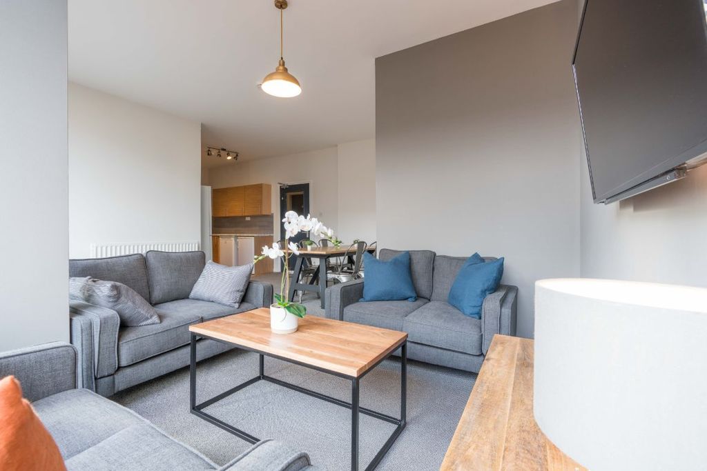 Property photo 1 of 12 Khf4 - Living Area