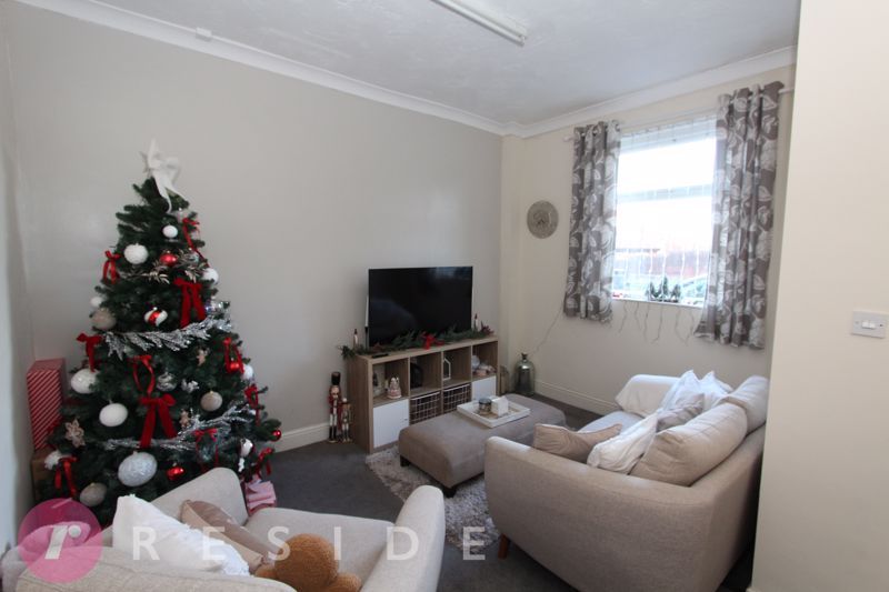 Property photo 2 of 13 Lounge