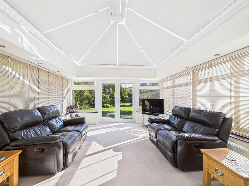 Property photo 3 of 30 Cam03303G0-Pr0215-Still001.Jpg