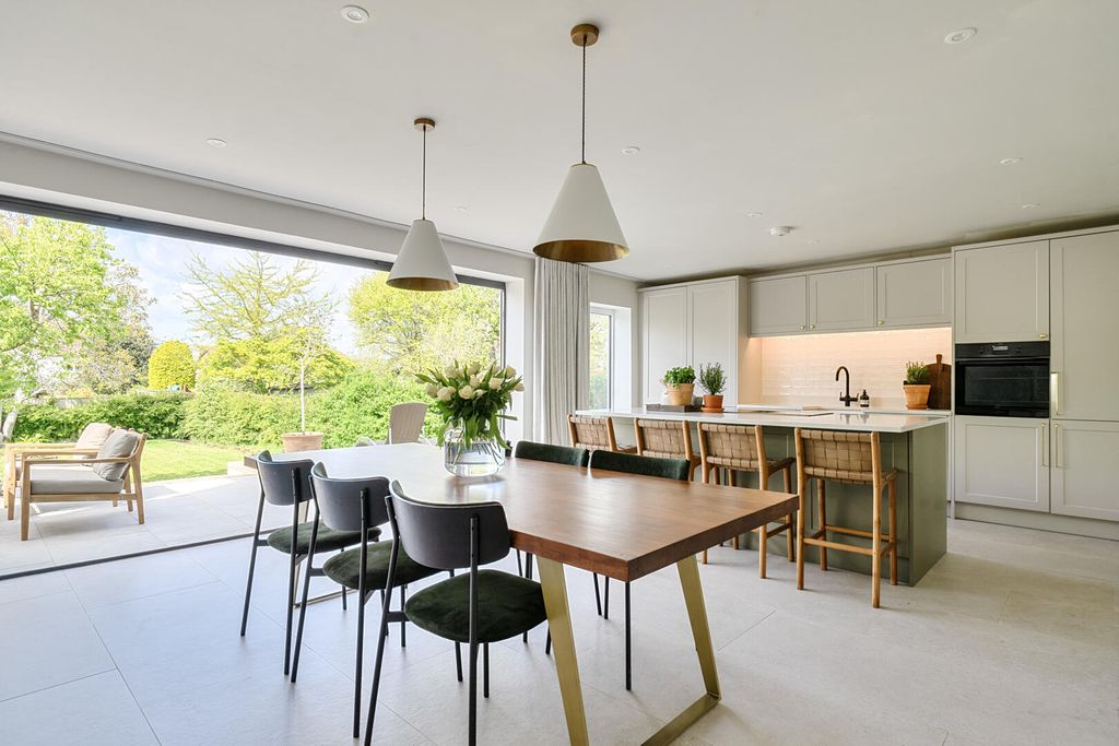 Property photo 2 of 19 Kitchen