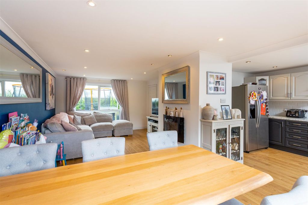 Property photo 2 of 12 Img_0069.Jpg