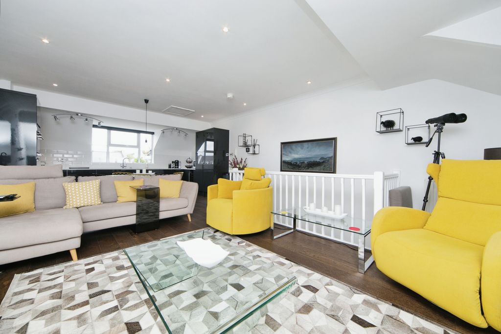 Property photo 1 of 17 Photography