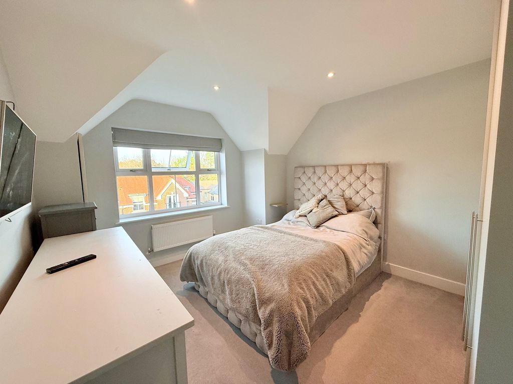 Property photo 3 of 11 Image