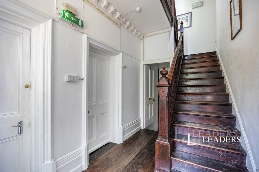 Property photo 2 of 13 Pbox-Img.Jpg