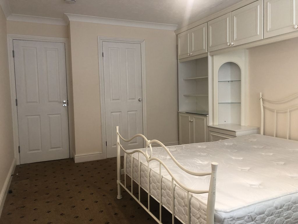 Property photo 2 of 3