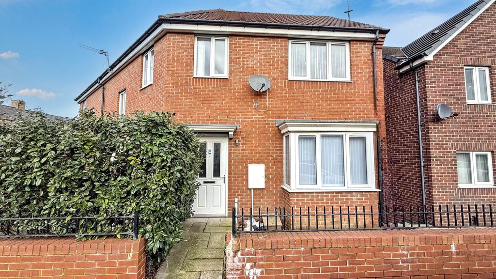 Property photo 1 of 11